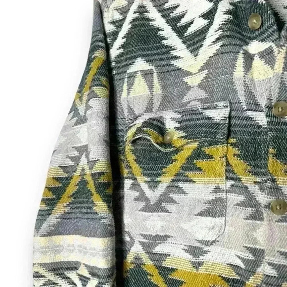 Urban Outfitters Jacquard Flannel Button Down  Shirts Woven Relaxed Size Small - Picture 4 of 9